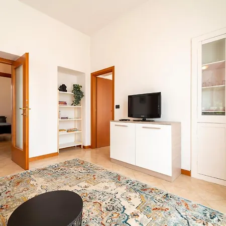 Bright And Cozy In By Wonderful Italy *