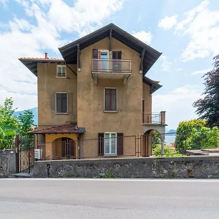 Bright And Cozy In By Wonderful Italy Менаджо
