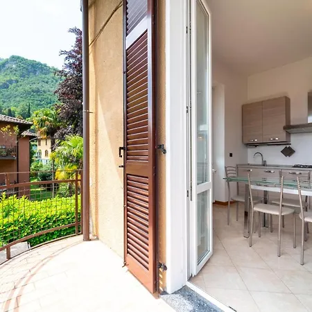 Bright And Cozy In By Wonderful Italy Менаджо