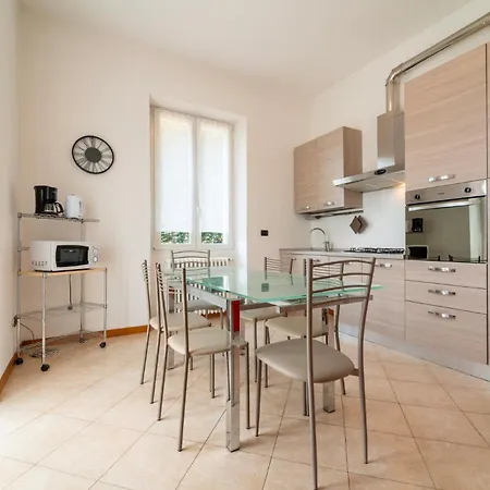 Bright And Cozy In By Wonderful Italy Apartment