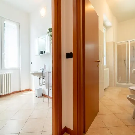 Bright And Cozy In By Wonderful Italy * מנאג'יו