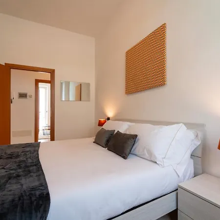 Bright And Cozy In By Wonderful Italy メナッジョ